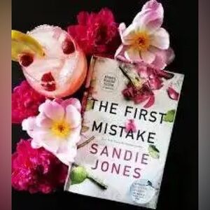 The First Mistake by Sandie Jones (Paperback)